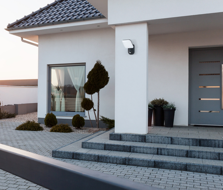 Kinkiet zewnętrzny Italux Nammi D-sensor OWL-6206-S-4K Czarny piaskowany