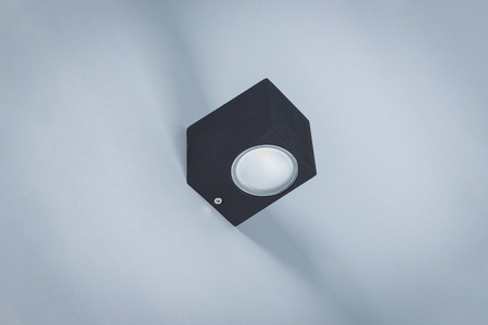 Lampa naścienna LED zewnętrzna, solidna metalowa czarna, jednokierunkowa 5W IP54 NW